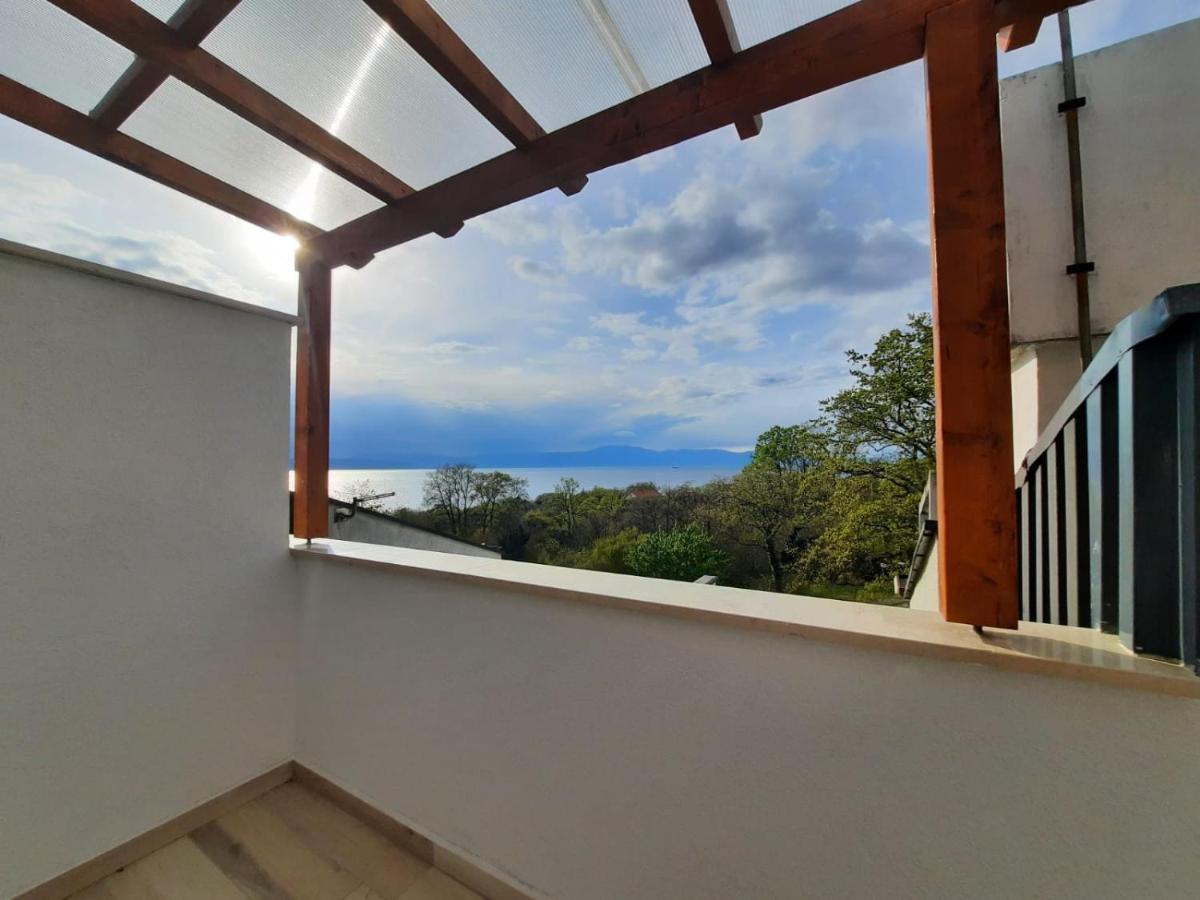 Njivice, Otok Krk, Apartman Dora エクステリア 写真