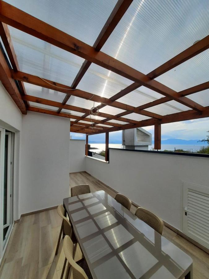 Njivice, Otok Krk, Apartman Dora エクステリア 写真