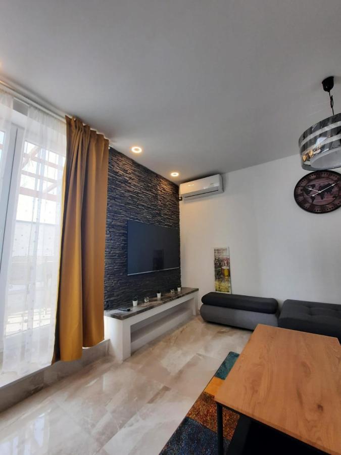 Njivice, Otok Krk, Apartman Dora エクステリア 写真