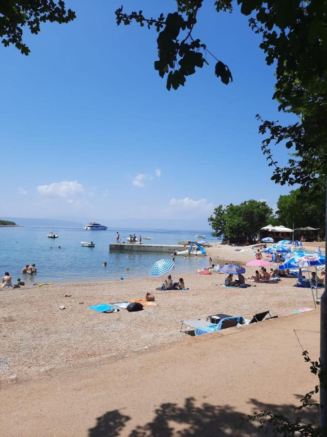 Njivice, Otok Krk, Apartman Dora エクステリア 写真