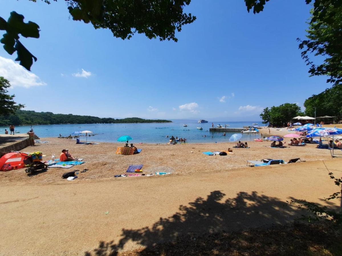 Njivice, Otok Krk, Apartman Dora エクステリア 写真