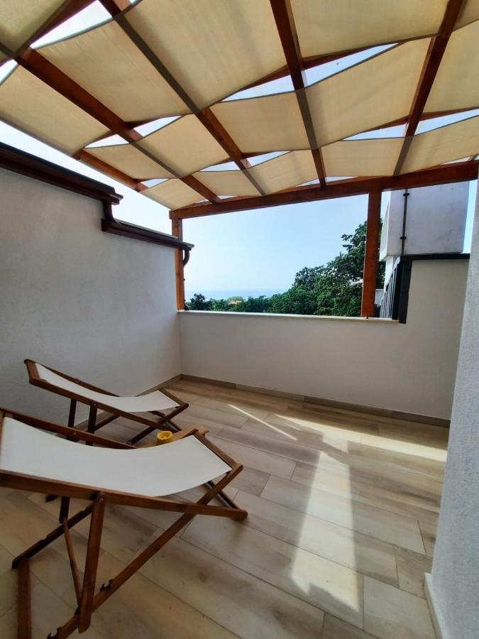 Njivice, Otok Krk, Apartman Dora エクステリア 写真