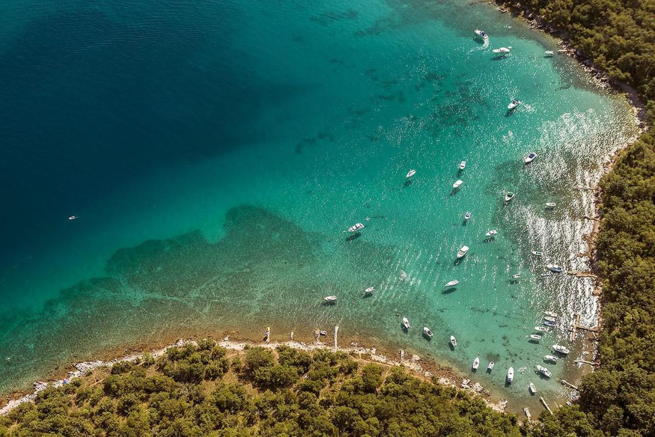 Njivice, Otok Krk, Apartman Dora エクステリア 写真