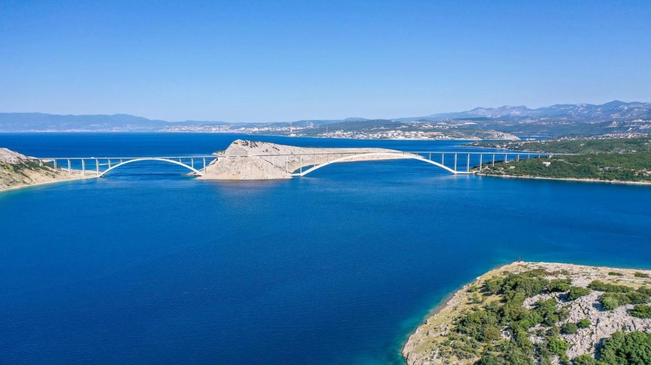 Njivice, Otok Krk, Apartman Dora エクステリア 写真