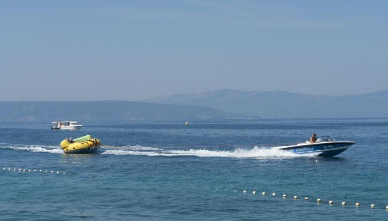 Njivice, Otok Krk, Apartman Dora エクステリア 写真