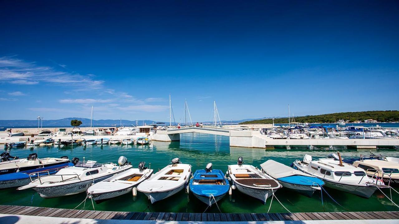 Njivice, Otok Krk, Apartman Dora エクステリア 写真