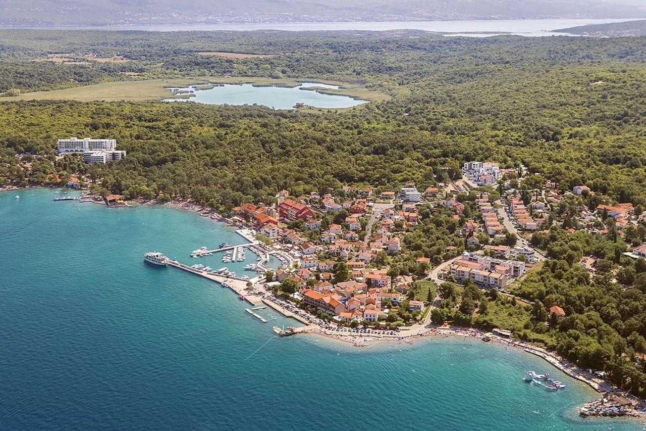 Njivice, Otok Krk, Apartman Dora エクステリア 写真